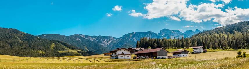 Fototapeta na wymiar Hi-Res stitched alpine panorama at Steinberg near the Achensee