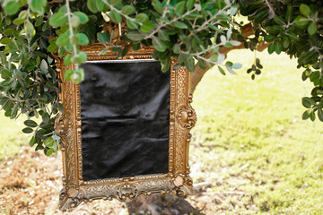 Cornice elegante con lavagna nera