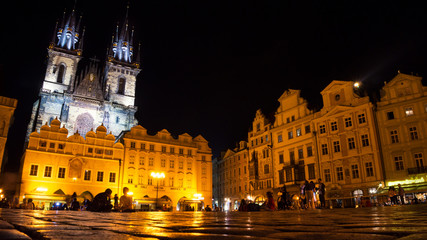 Fototapeta na wymiar Plaza en Praga