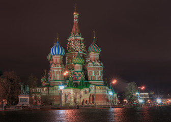 Fototapeta na wymiar Saint Baisil's Cathedral in Moscow at night
