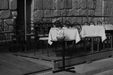 Naklejka premium outdoor cafe with chairs and tables, Ribeira, Porto, Portugal