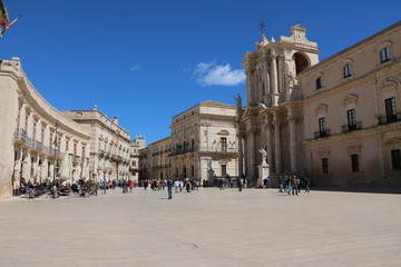 Fototapeta na wymiar Piazza duomo and Syracuse Cathedral in Ortygia Syracuse, Sicily Italy 