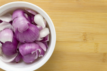 Onion in bowl