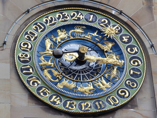 Astronomische Uhr am Rathaus von Schramberg