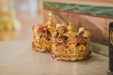 Gold crowns for the wedding 1838.
