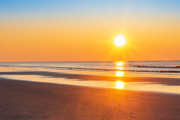 Obraz premium Sunrise at the beach