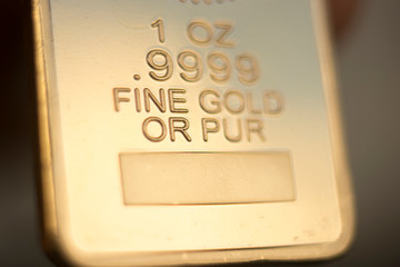 Gold bullion ingot bar