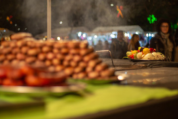 Matmarknad på kvällen