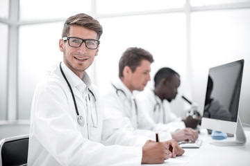 group of doctors conducting laboratory studies