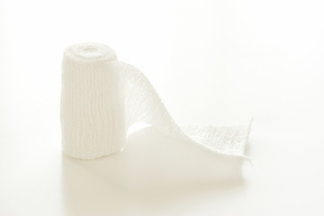 包帯　白バック
