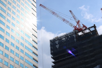 建設中のビル