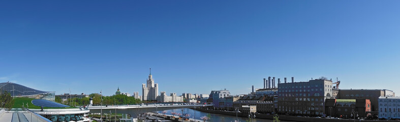 Fototapeta na wymiar Panoramic view of Moscow river