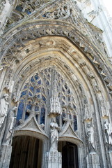 Ville de Vend&ocirc;me, architecture, &eacute;glise, b&acirc;timent class&eacute;, colombages, d&eacute;partement du Loir-et-Cher, France