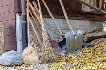 Verschiedene Gartenwerkzeuge