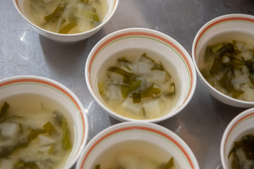 学校給食の味噌汁