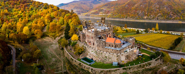 Obraz premium Reichenstein Castle, UNESCO World Heritage, Trechtingshausen,, Upper Middle Rhine Valley, Rhineland-Palatinate, Germany