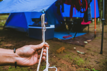 hand force catch the lock. force rope. tent rope buckle © last19