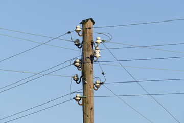 Telegrafenmast aus Holz