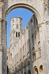 Fototapeta premium Le rovine dell'abbazia di San Pietro di Jumièges, Normandia, Francia