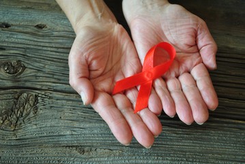 AIDS - czerwona wstążka - obrazy, fototapety, plakaty