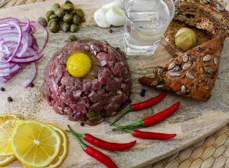 Beef tartare marinated with capers and onions