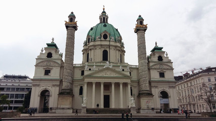 Fototapeta na wymiar Karlskirche