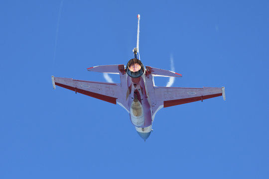 航空自衛隊 F-2B 機動飛行