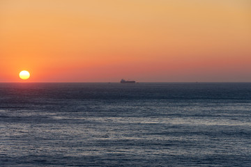 Fototapeta premium ship at sunset