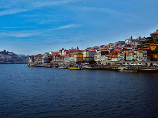 Fototapeta na wymiar Oporto e i suoi colori 
