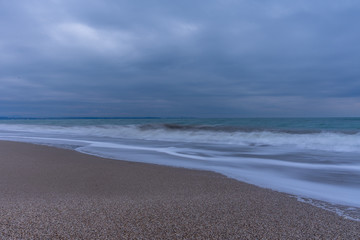 Fototapeta na wymiar Cold morning near the sea. 