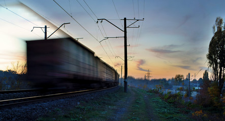 Fototapeta na wymiar sunset train