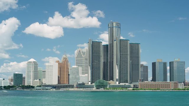 Detroit Skyline From Across The River Medium Static