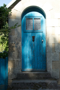 Vecchia porta in Bretagna, Francia