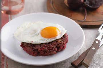 Swedish beef burger Biff a la Lindstrom
