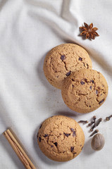 Oatmeal cookies with chocolate and spice