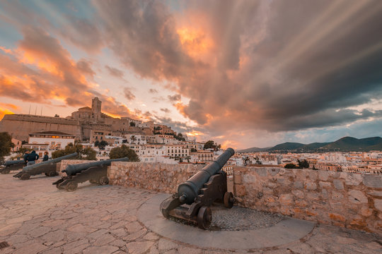 Dalt Vila en el atardecer Ibiza