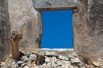 Ruine mit Fenster