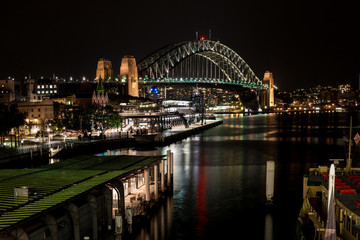 Fototapeta na wymiar Sydney Harbour Bridge and circular Quay before dawn