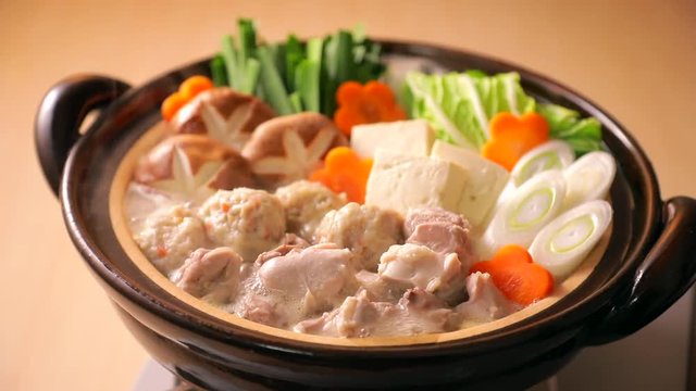 鶏の寄せ鍋　Japanese chicken hot pot
