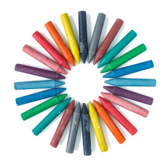 crayon multicolored circle in a row.
