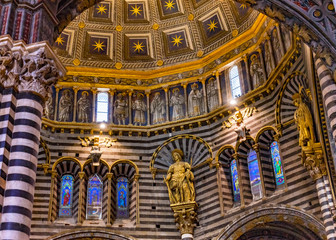 Obraz premium Basilia Golden Dome Cathedral Siena Italy