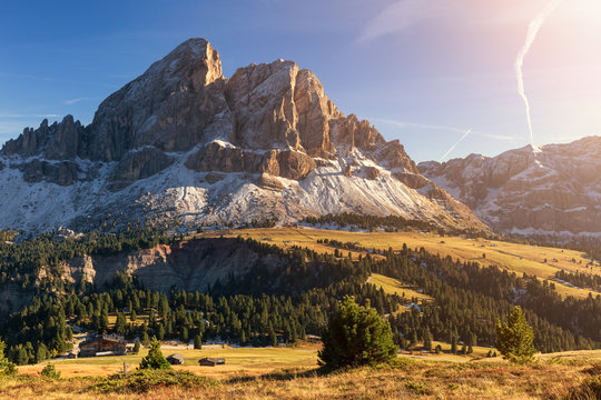 Fototapeta Mount Sas de Putia/Peitlerkofel from Passo Erbe in Italian Alps, Dolomites