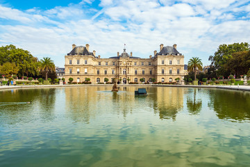 Fototapeta na wymiar Blick auf den Luxemburggarten in Paris, Frankreich