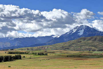 Andenlandschaft nahe Chinchero, nordwestlich von Cusco, Peru
