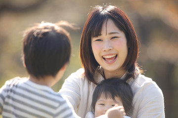 笑顔の親子