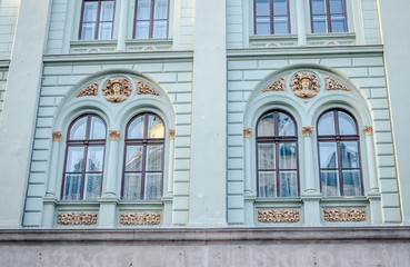 Fototapeta na wymiar Street windows in Pecs 