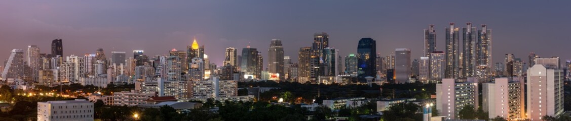 Fototapeta na wymiar bangkok panorama view of landmark building and Suan Lum Night Bazaar in Bangkok Thailand