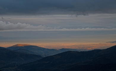 Fototapeta na wymiar coucher de soleil sur les Vosges