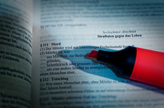 Gesetzestext von in deutsch Paragraph &sect; 211 StGB Strafgesetzbuch Mord in englisch Paragraph &sect; 211 StGB criminal code murder