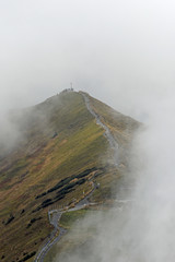 wolkenumhüllter fellhorn-gipfel